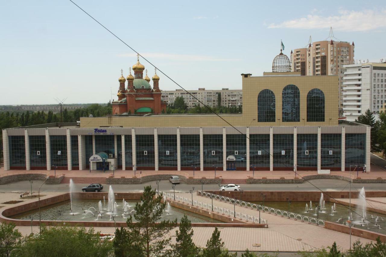 1-Комнатная Квартира На Набережной Pavlodar Exteriör bild