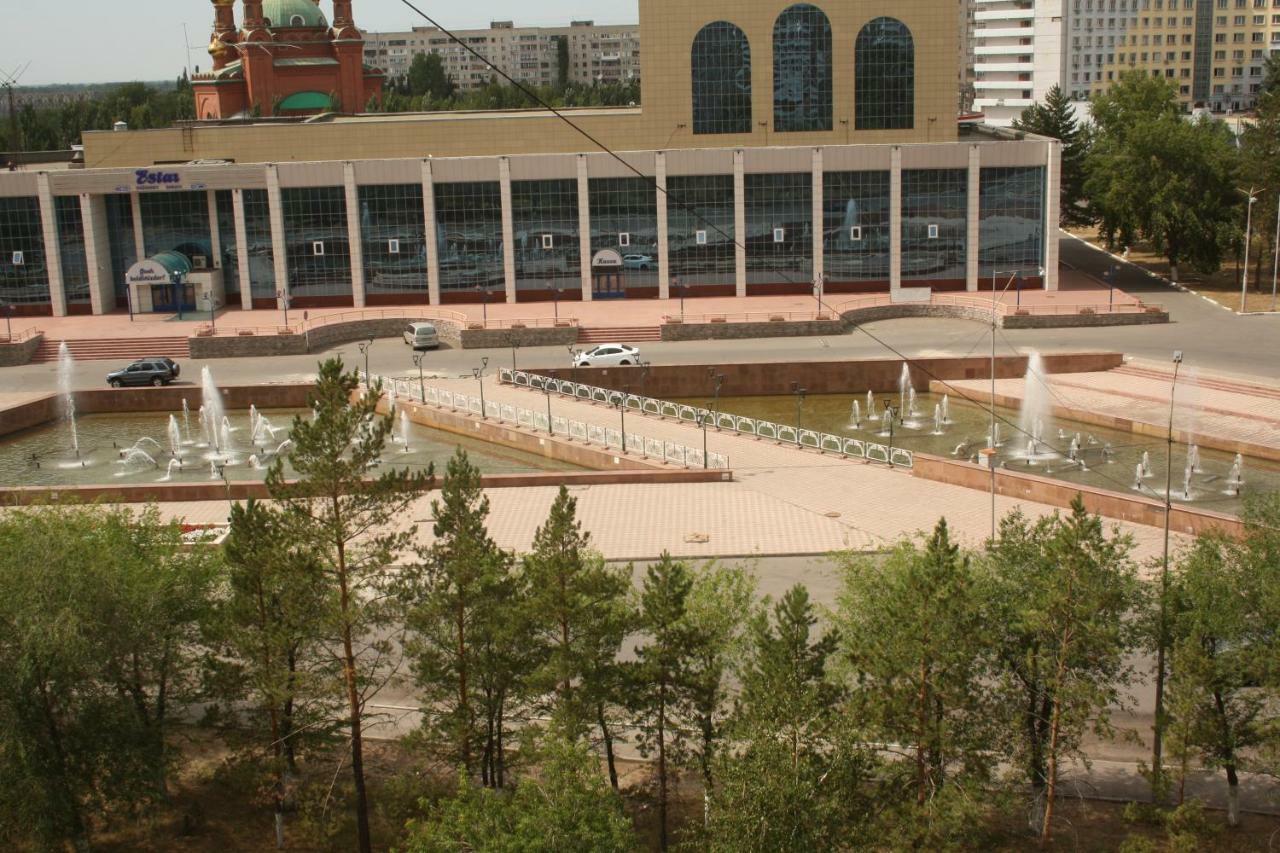 1-Комнатная Квартира На Набережной Pavlodar Exteriör bild